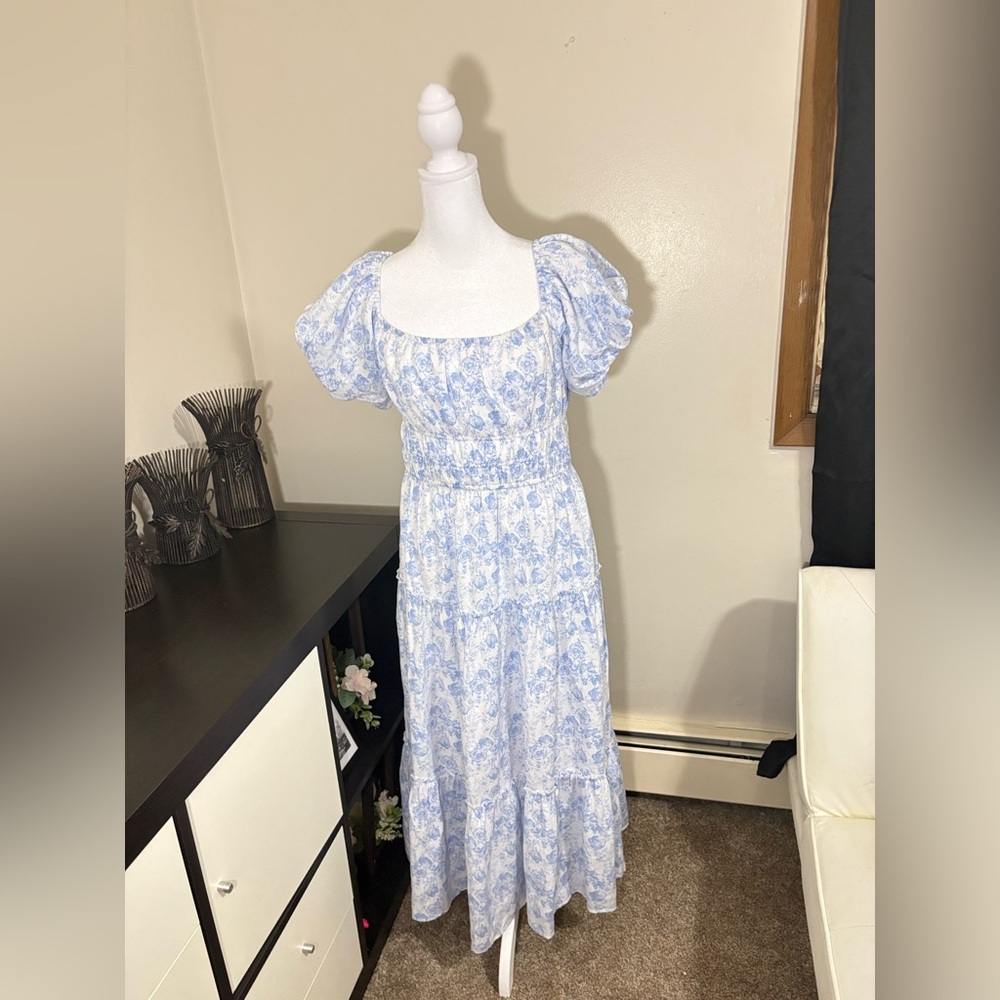 Light Blue Floral Puff-Sleeve Maxi Dress